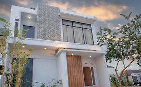 Krisan Guest House Syariah RedPartner